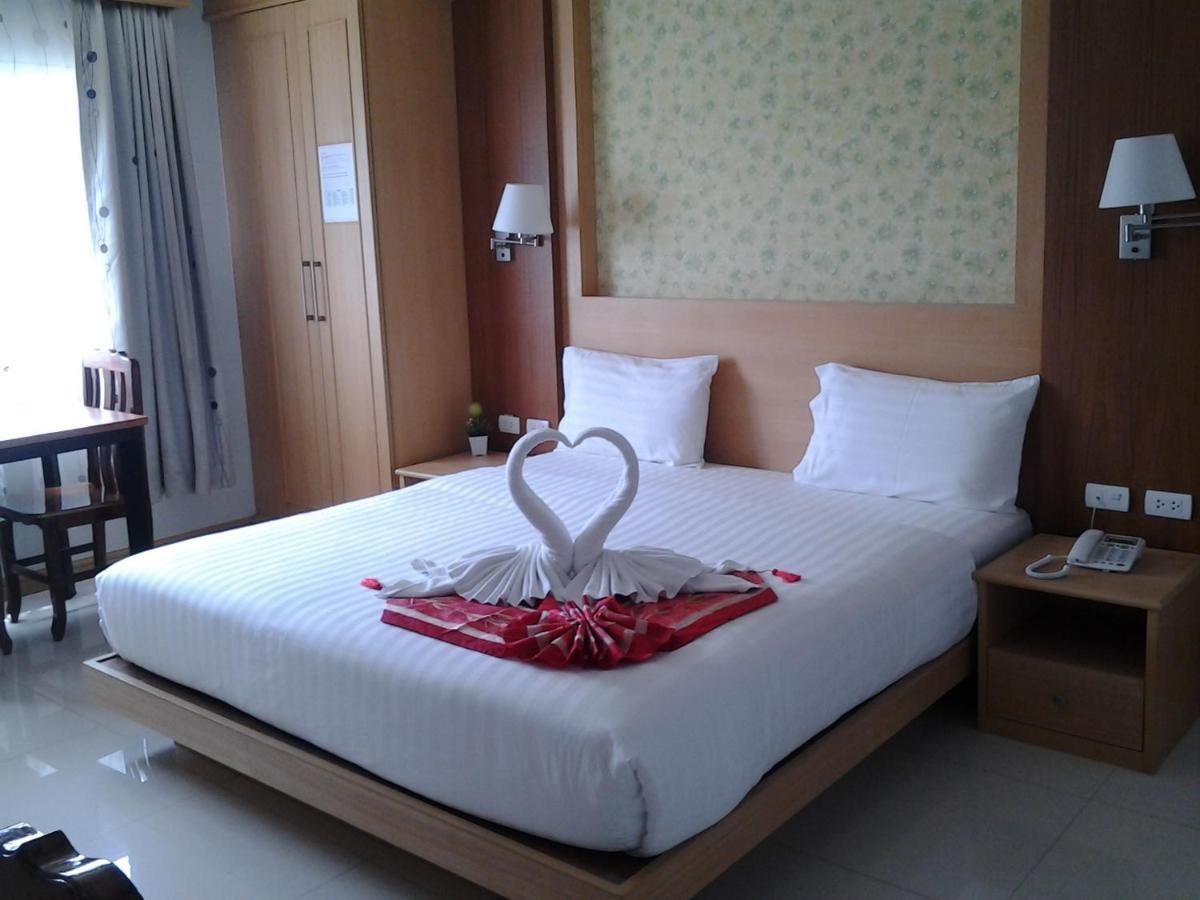 Green Harbor Hotel & Service Apartment Patong Exterior foto