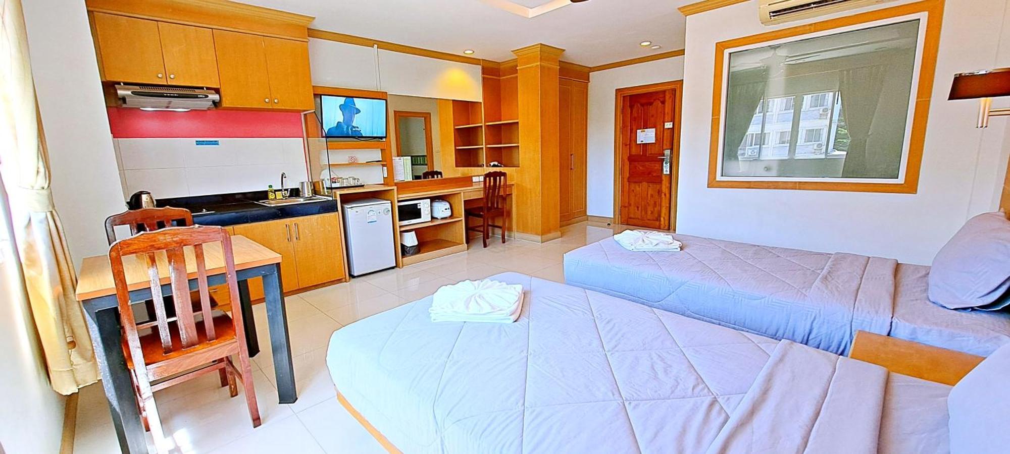 Green Harbor Hotel & Service Apartment Patong Exterior foto