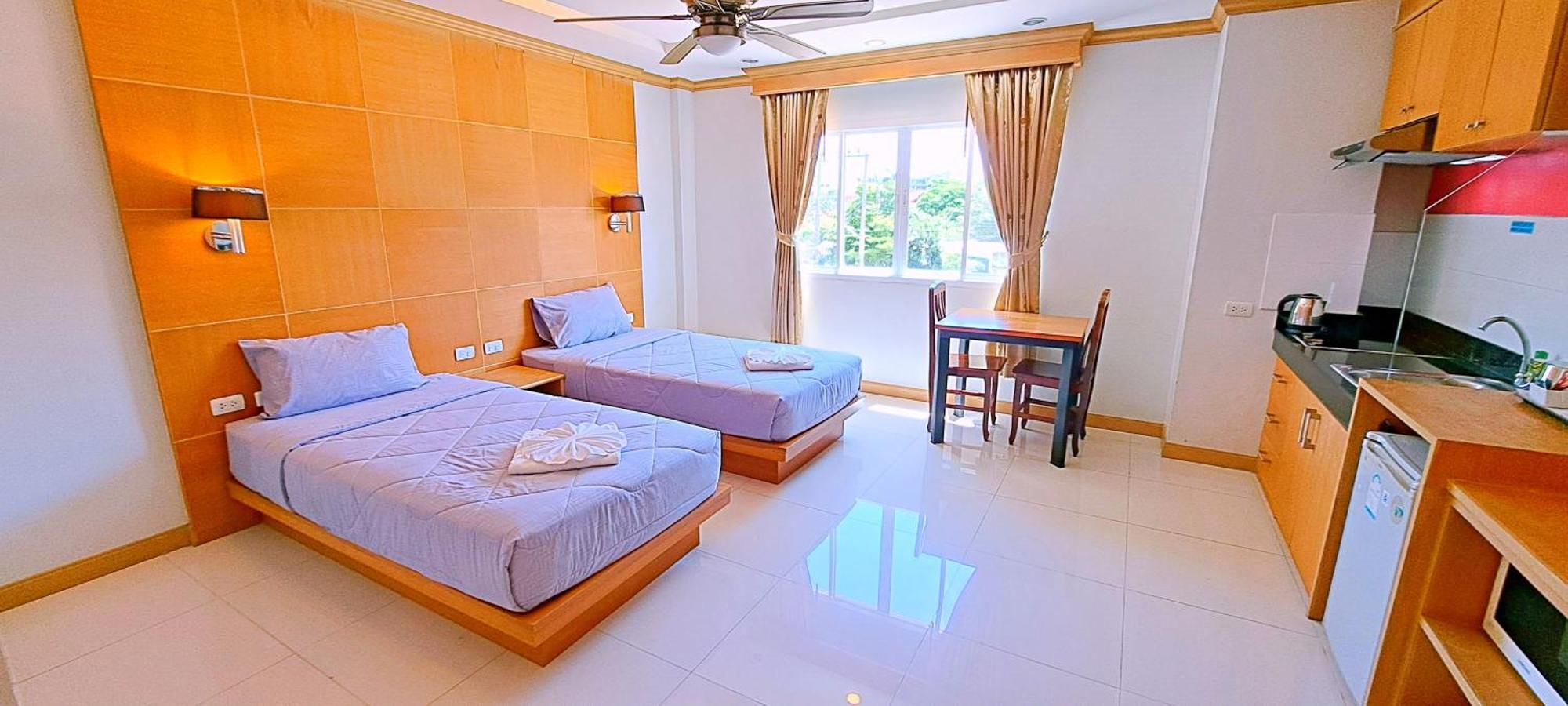Green Harbor Hotel & Service Apartment Patong Exterior foto