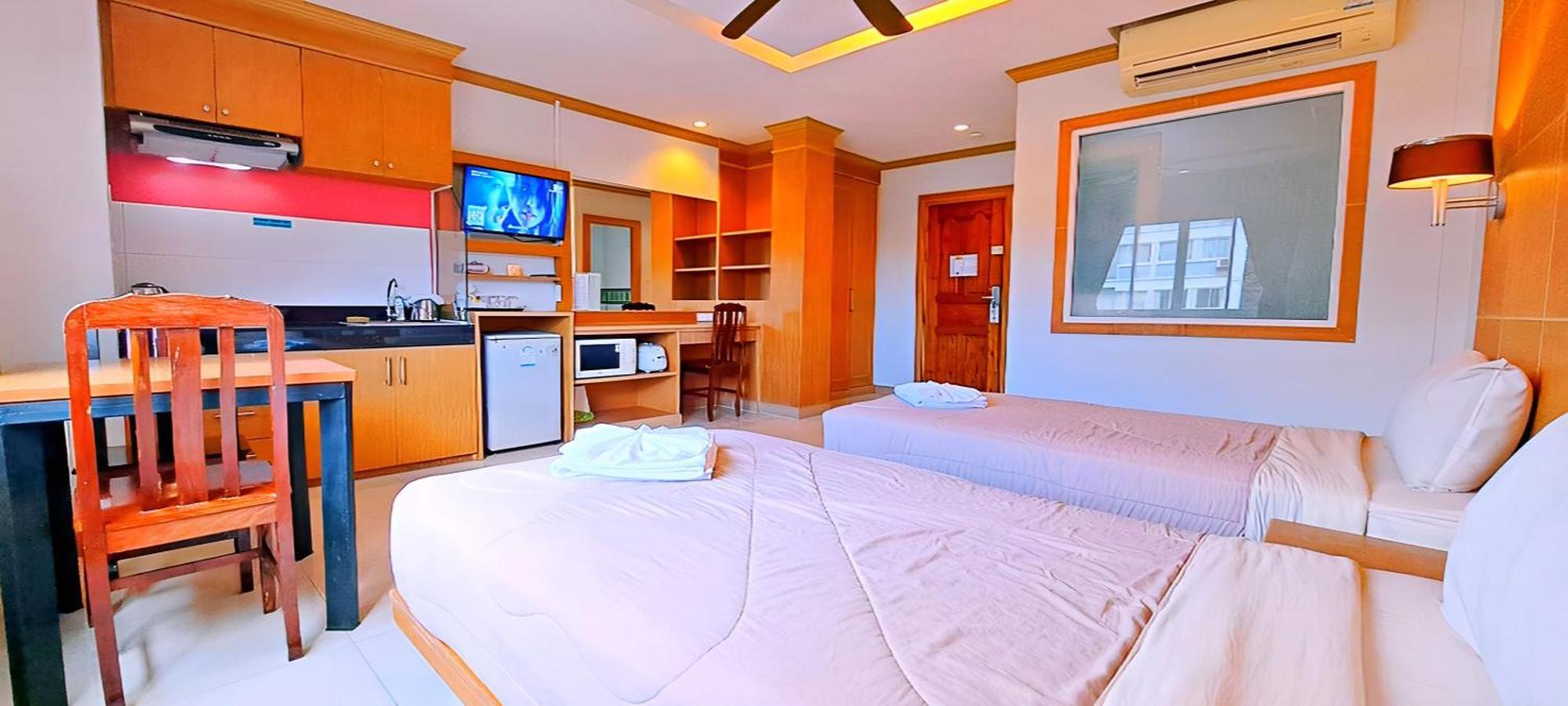 Green Harbor Hotel & Service Apartment Patong Exterior foto