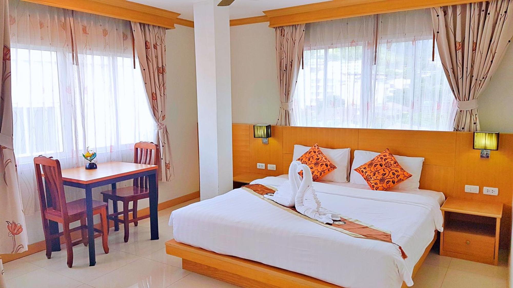 Green Harbor Hotel & Service Apartment Patong Exterior foto